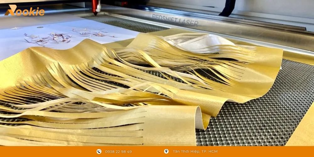 Công nghệ cắt laser xử lý chi tiết nhỏ, phức tạp với độ chính xác cao.